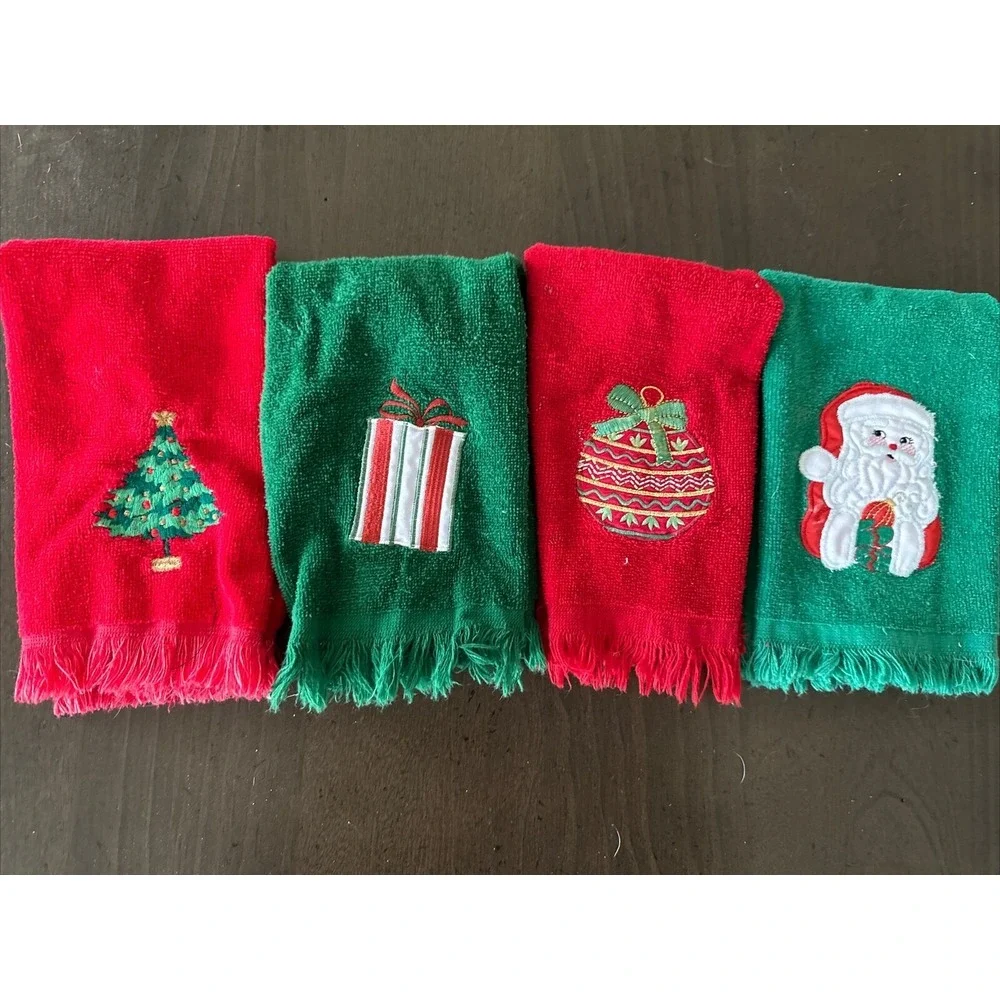 4 Vintage‎ Christmas Printed Hand Guest Fingertip Towels